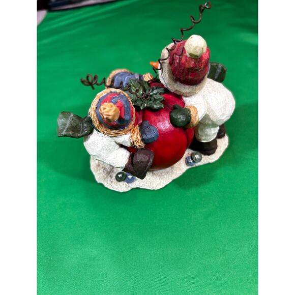 Crazy Mountain Exclusive Designs Snowmen Christmas Ball Figurine 5.25 x 4.25 x 6 - Picture 6 of 11